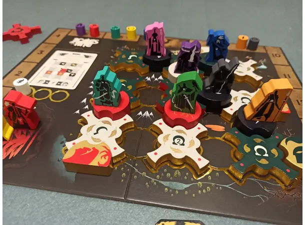 Scales of Fate Deluxe Brettspill 