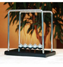 Newtons Krybbe 18 cm Den fasinerende kontorpult gadgeten