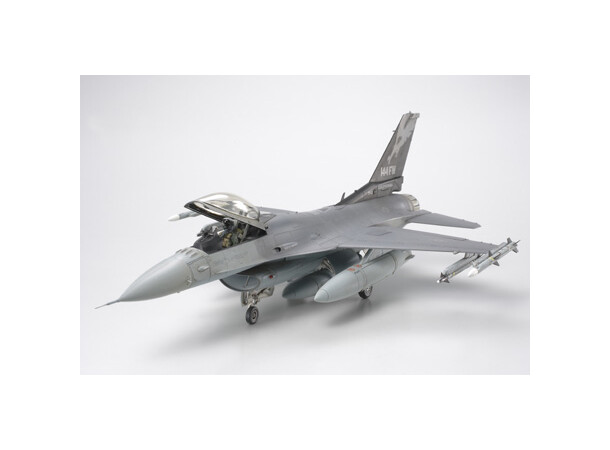 Lockheed F16C Block 25/32 Fighting Falco Tamiya 1:48 Byggesett 