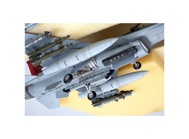 Lockheed F16C Block 25/32 Fighting Falco Tamiya 1:48 Byggesett 