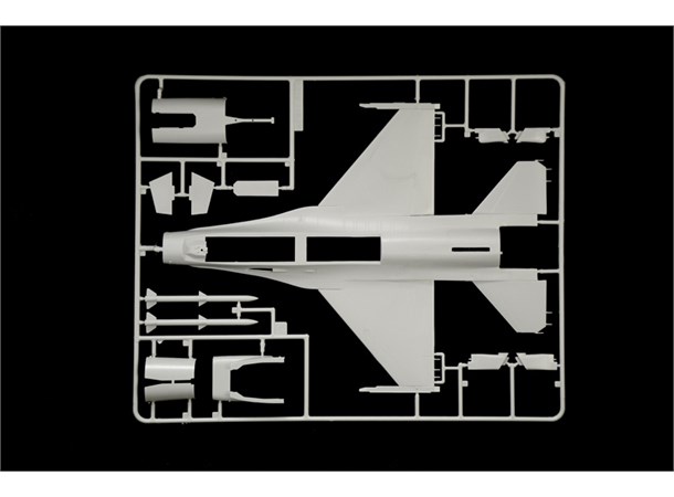 F-16 A Fighting Falcon 31,5 cm Italeri 1:48 Byggesett 