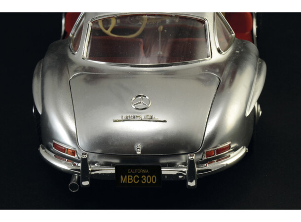 Mercedes-Benz 300 SL Gullwing 1:16 Italeri 1:16 Byggsats 