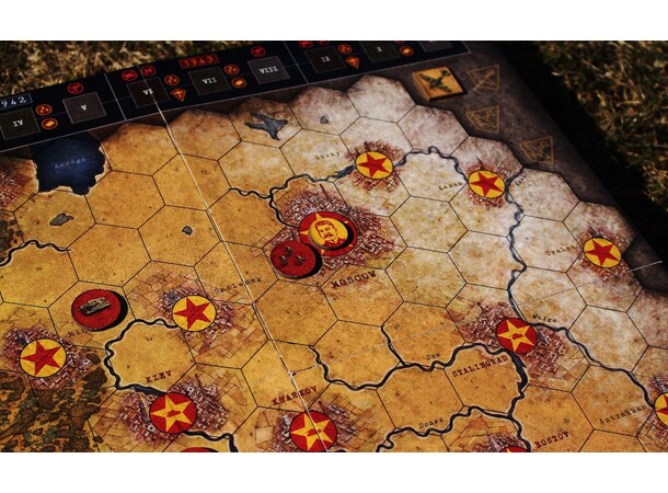 Iron Blood Snow and Mud Brettspill 